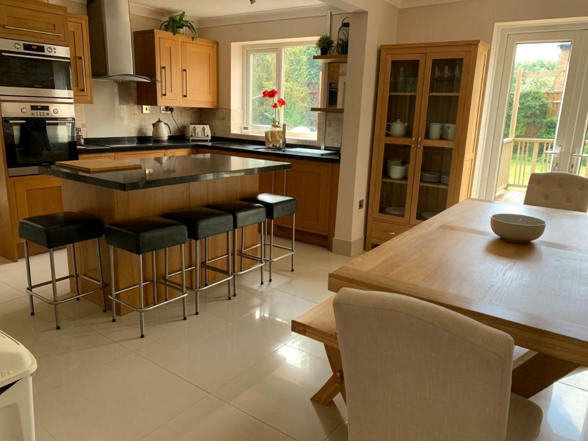 Villa Thorn House A Beautiful Large House In Witney Esterno foto